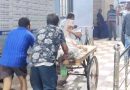 बिहार : नवादा में ठेले पर ढोये जा रहे मरीज, सरकारी दावे फेल