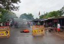 रामगढ़ : होटल मालिक की हत्या के विरोध में लोगों ने की आगजनी, सड़क जाम