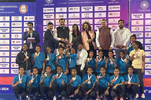 सीनियर भारतीय महिला हॉकी टीम के राष्ट्रीय कैंप के लिए झारखंड की 10 खिलाड़ी आमंत्रित