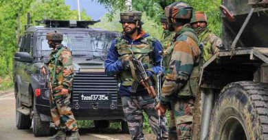 जम्मू-कश्मीर : सोपोर में मुठभेड़ में दो आतंकी ढेर, एक नागरिक और दो सैनिक भी घायल