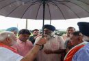 Modi held the umbrella