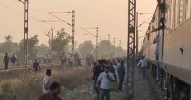 Jalgaon train accident