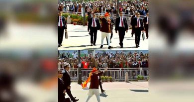 PM Modi breaks protocol, walks down Kartavya Path to greet people