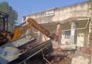 गुजरात के अमरेली में मदरसे पर चला बुलडोजर, मौलाना का पाकिस्तान से निकला था कनेक्शन