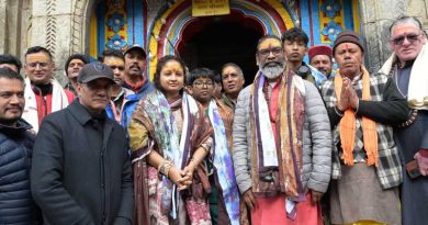 मुख्यमंत्री हेमंत सोरेन ने केदारनाथ में पत्नी संग की पूजा-अर्चना
