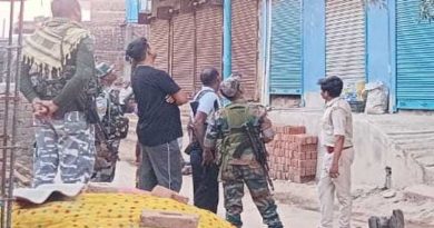 चतरा: घर में मिले लाखों के कैश और ब्राउन शुगर