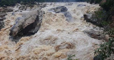 भारी बारिश से जन जीवन प्रभावित, रौद्र रूप में नजर आ रहे खूंटी के जलप्रपात