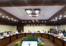 प्रधानमंत्री नरेन्द्र मोदी नई दिल्ली में प्रधानमंत्री संग्रहालय एवं पुस्तकालय सोसायटी की 47वीं वार्षिक आम बैठक की अध्यक्षता करते हुए साथ में रक्षा मंत्री राजनाथ सिंह और नृपेन्द्र मिश्रा व अन्य।